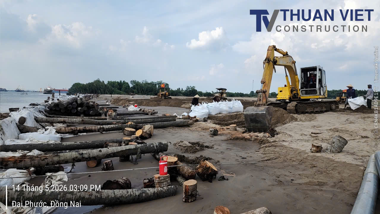 Thiết bị và vật liệu thi công kè dừa tại Đại Phước